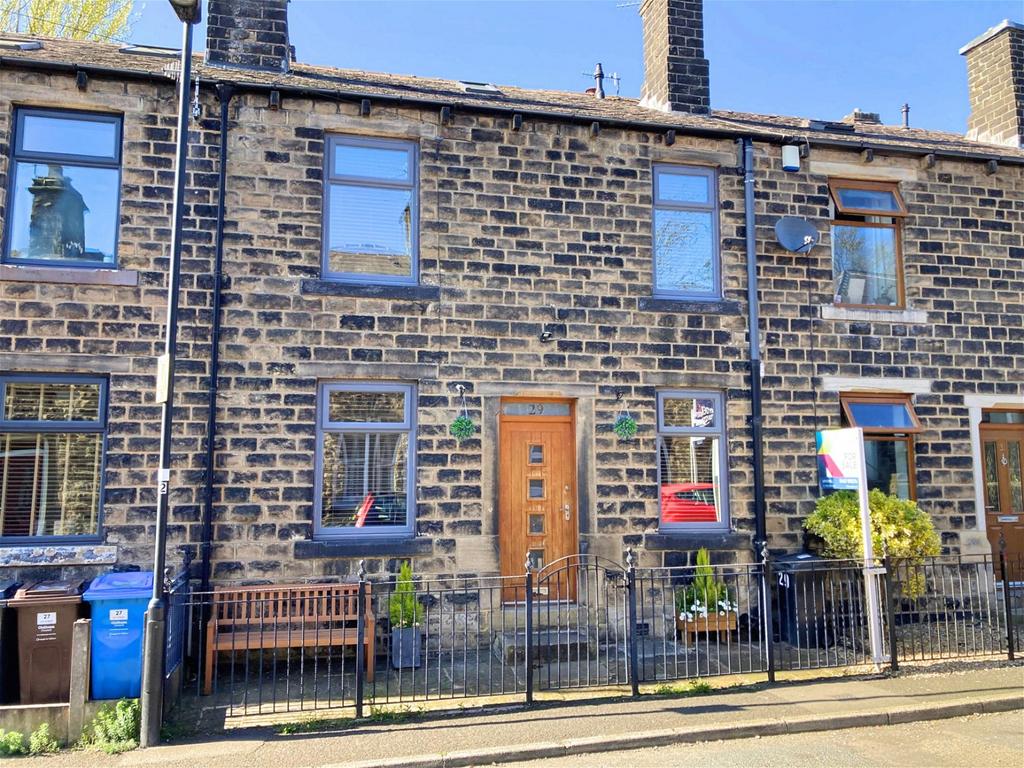 Lee Street, Uppermill, Saddleworth 2 bed terraced house £230,000