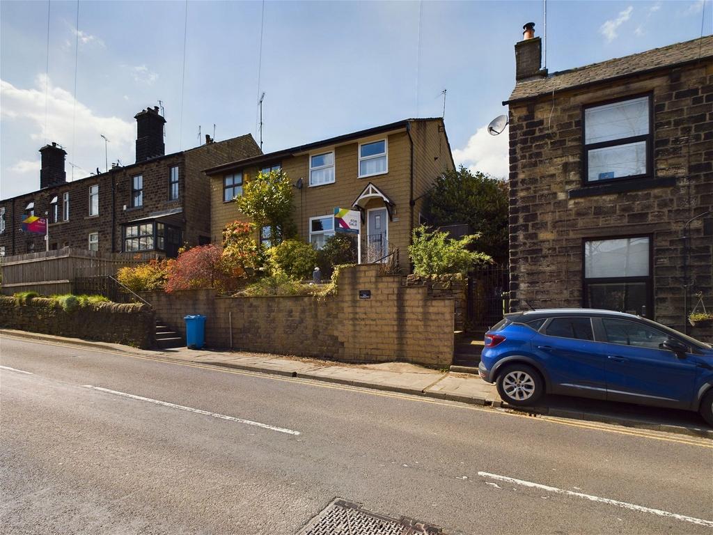 Oldham Road, Uppermill, Saddleworth 3 bed semidetached house for sale