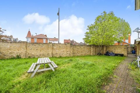 1 bedroom flat for sale, Blythe Vale, Catford