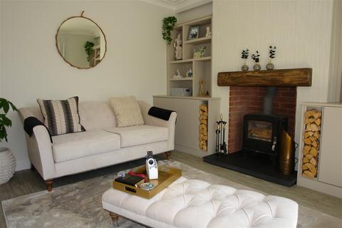 46 Cragg Road, Chadderton, Oldham, OL1 2RZ