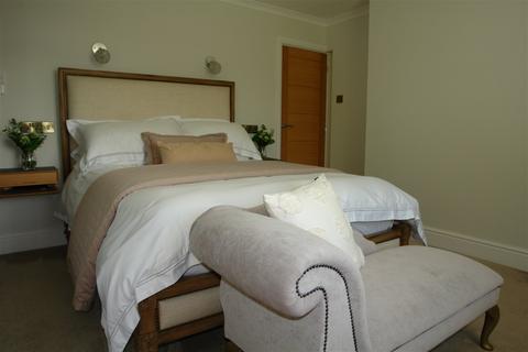46 Cragg Road, Chadderton, Oldham, OL1 2RZ