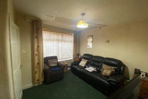 43 Whitegate Avenue, Chadderton, Oldham, OL9 8AH
