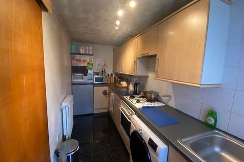 43 Whitegate Avenue, Chadderton, Oldham, OL9 8AH