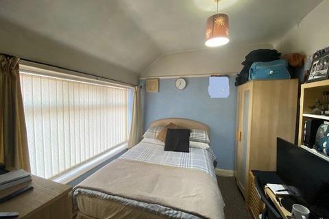 43 Whitegate Avenue, Chadderton, Oldham, OL9 8AH