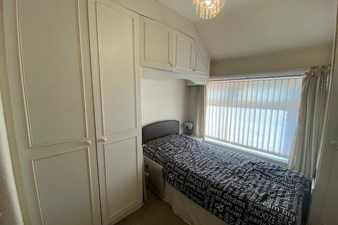 43 Whitegate Avenue, Chadderton, Oldham, OL9 8AH