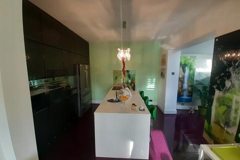 91 Green Lane, Oldham, OL8 3BB