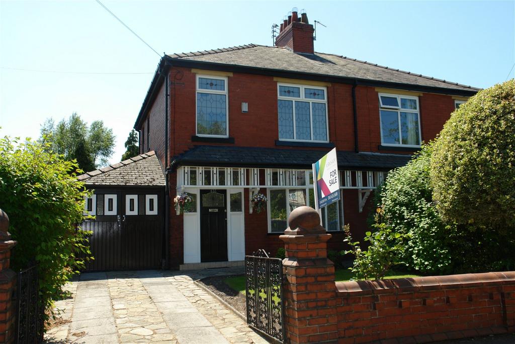 Burnley Lane, Chadderton 3 bed semidetached house £299,950