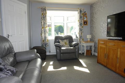 7 Hill View Close, Oldham, OL1 4JB