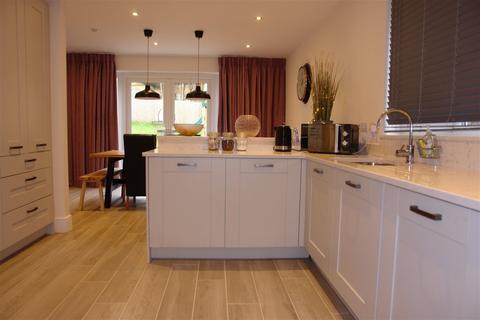 11 Fairfax Close, Chadderton, Oldham, OL9 9FQ