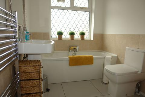 1 Thatch Leach, Chadderton, Oldham, OL9 9QX