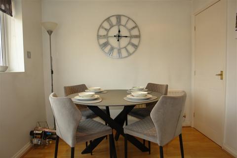 6 Vorlich Drive, Chadderton, Oldham, OL9 0NY