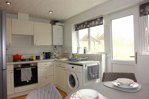 6 Vorlich Drive, Chadderton, Oldham, OL9 0NY