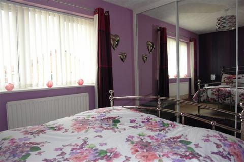 6 Vorlich Drive, Chadderton, Oldham, OL9 0NY