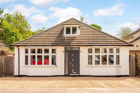 3 bedroom bungalow for sale - Bearton Avenue, Hitchin, Hertfordshire, SG5