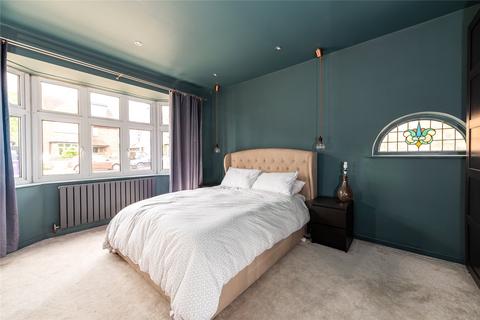 3 bedroom bungalow for sale - Bearton Avenue, Hitchin, Hertfordshire, SG5