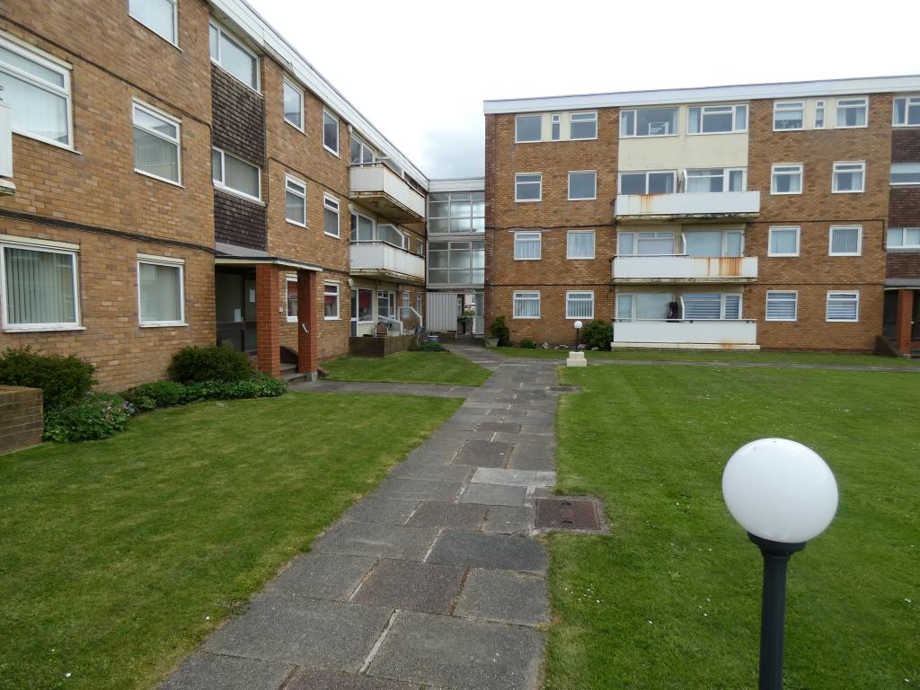 Pembroke Court, Blackpool, FY2 9PY 2 bed flat for sale £69,950