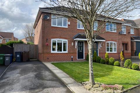 39 Cairnwell Road, Chadderton, Oldham, OL9 0NA