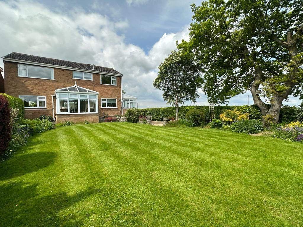 Shepherds Way, Uppingham 4 bed detached house for sale £425,000