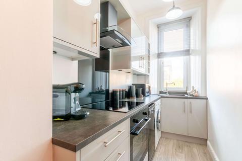 1 bedroom flat to rent, 2962L – Dalgety Avenue, Edinburgh, EH7 5UG