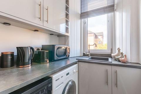 1 bedroom flat to rent, 2962L – Dalgety Avenue, Edinburgh, EH7 5UG