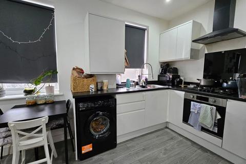 2 bedroom flat to rent, Sutton SM3