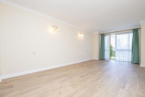 1 bedroom apartment for sale - Homebush House, Kings Head Hill, Chingford, E4