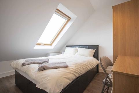 8 bedroom flat share to rent, 25P Nicolson Street, Edinburgh, EH8 9EH