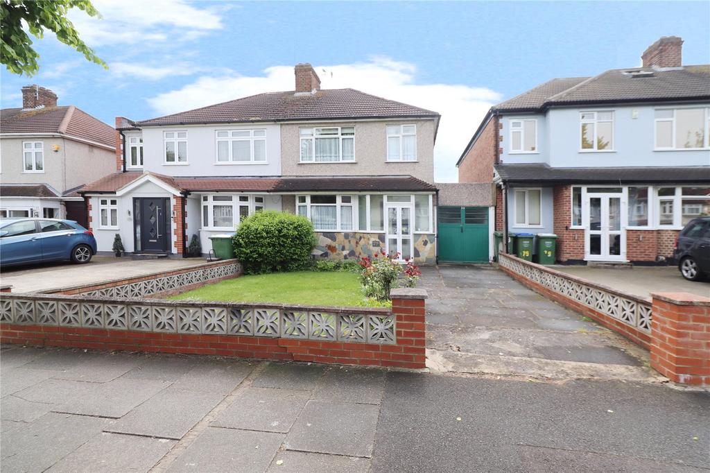 Little Heath Road, The Pantiles, Bexleyheath, Kent, DA7 3 bed semidetached house for sale £