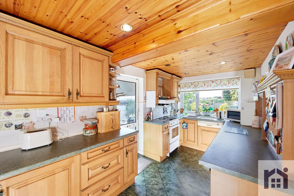 Spacious kitchen