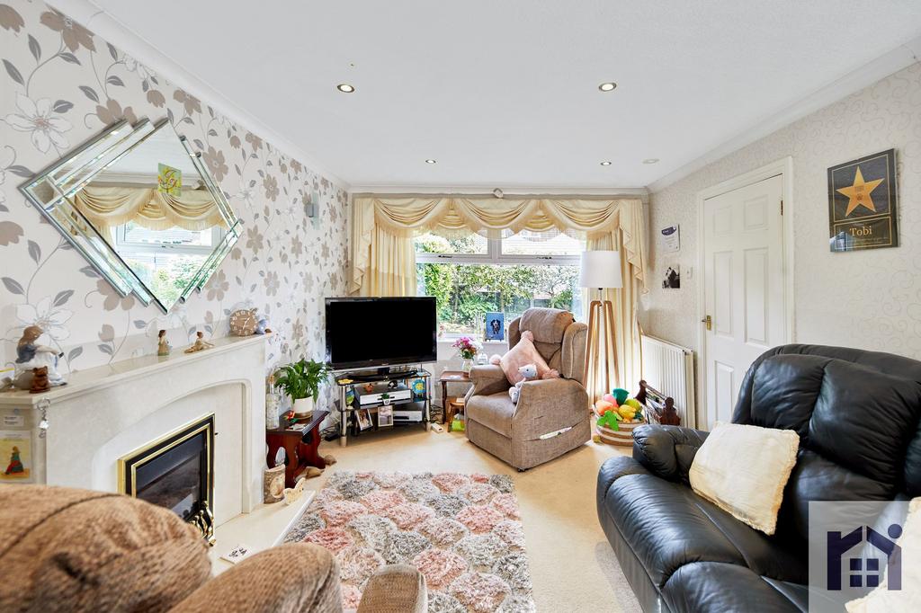 Spacious lounge