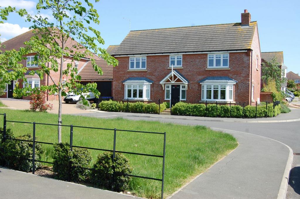 Meadow, Long Buckby... 4 bed detached house £535,000