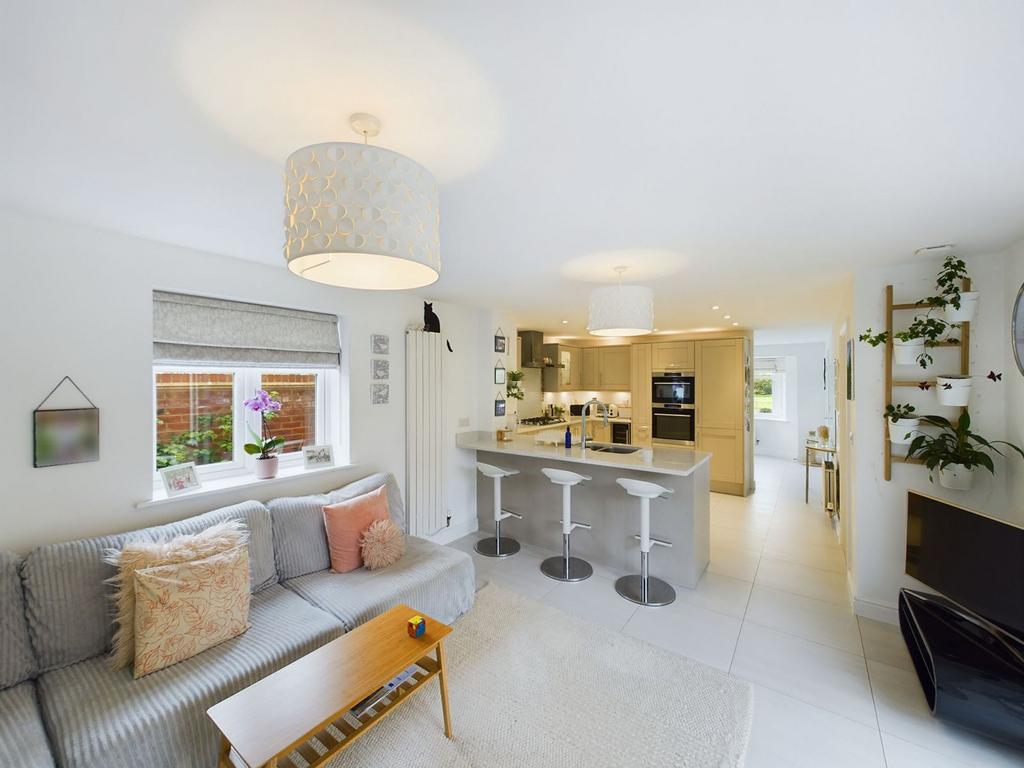 Kitchen / breakfast / family room