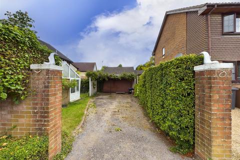 4 bedroom detached house for sale, Guildford Road, Ash GU12