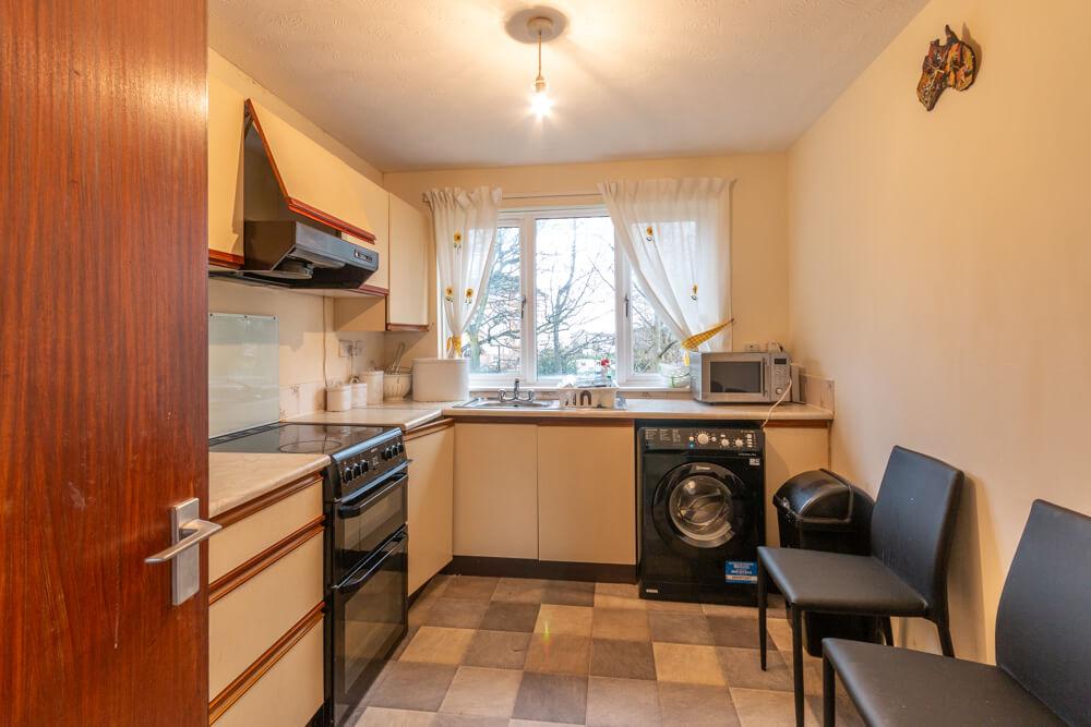 2082L West Winnelstrae, Edinburgh... 2 bed flat £1,095 pcm (£253 pw)