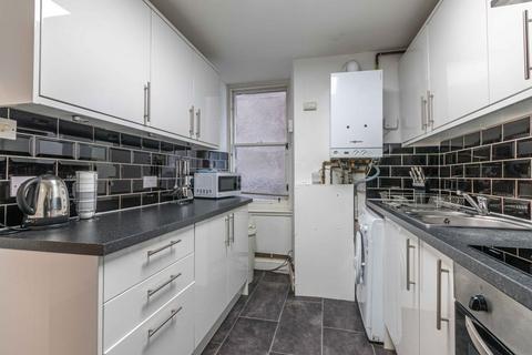 3 bedroom flat to rent, 41P – Nicolson Street, Edinburgh, EH8 9DT