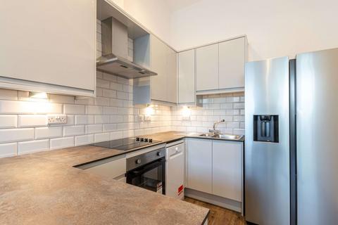 4 bedroom flat to rent, 63P – Brighton Street, Edinburgh, EH1 1HD
