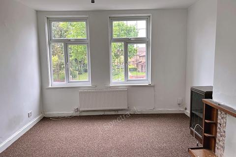 3 bedroom flat to rent, Grove Lane, Handsworth, Birmingham B20 2EY