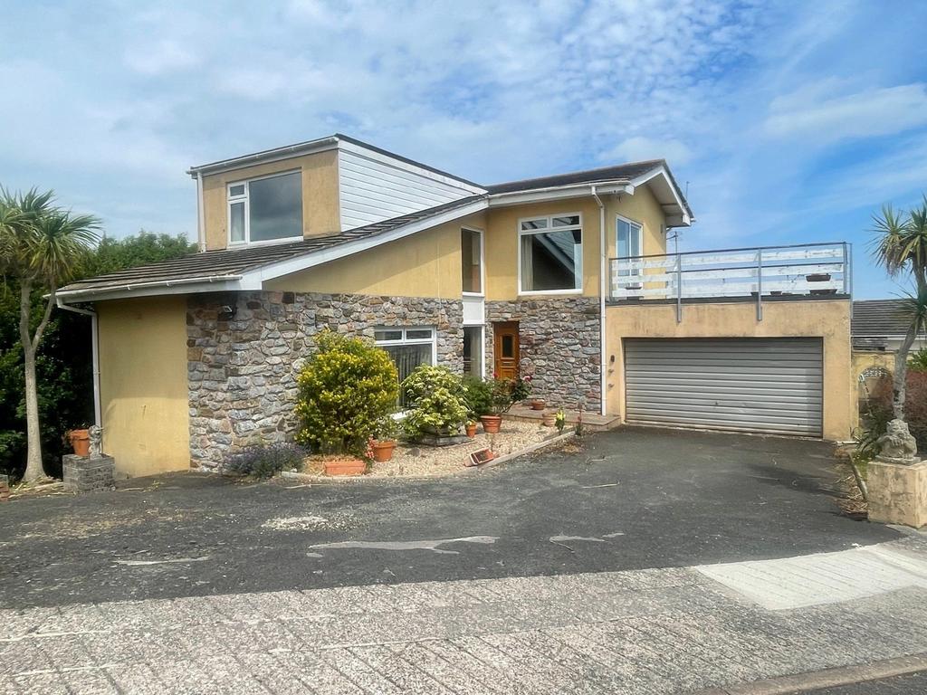 Livermead, Torquay 4 bed detached house for sale £499,950