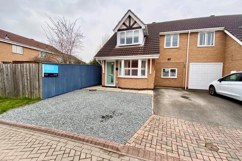 3 bedroom semi-detached house to rent, Coltman Close, Beverley, East Riding of Yorkshire, UK, HU17