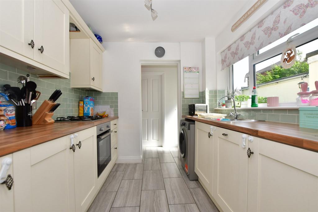 Bramley Road, Snodland, Kent 3 bed end of terrace house for sale £275,000