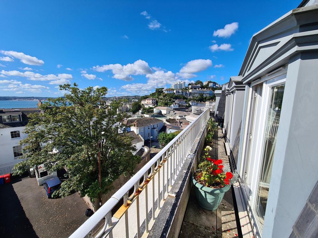 Torquay Harbour 2 bed retirement property for sale £190,000