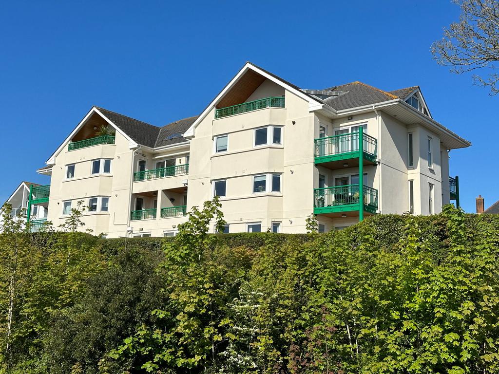 Chelston, Torquay 2 bed apartment for sale £315,000