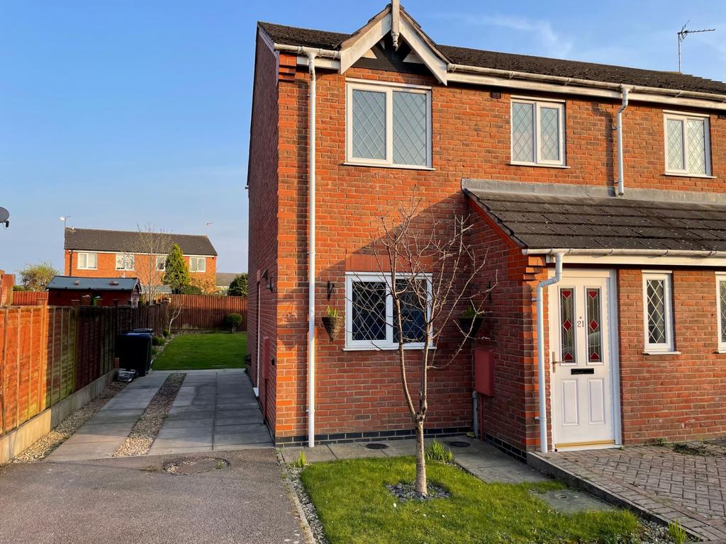 Hinckley, Leics, LE10 3 bed semidetached house £950 pcm (£219 pw)