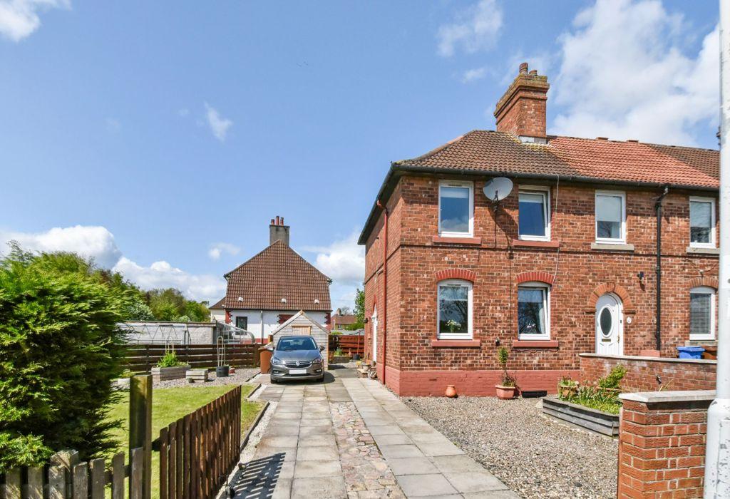 Burnside Place, Dunfermline, Fife 3 bed end of terrace house £130,000