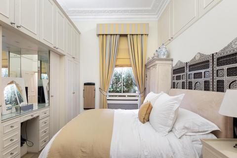 1 bedroom flat for sale, Bina Gardens, London SW5