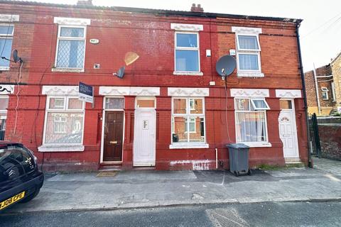 2 bedroom terraced house to rent, Damien Street, Manchester, M12