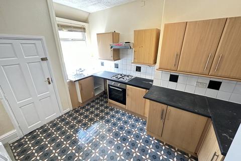 2 bedroom terraced house to rent, Damien Street, Manchester, M12