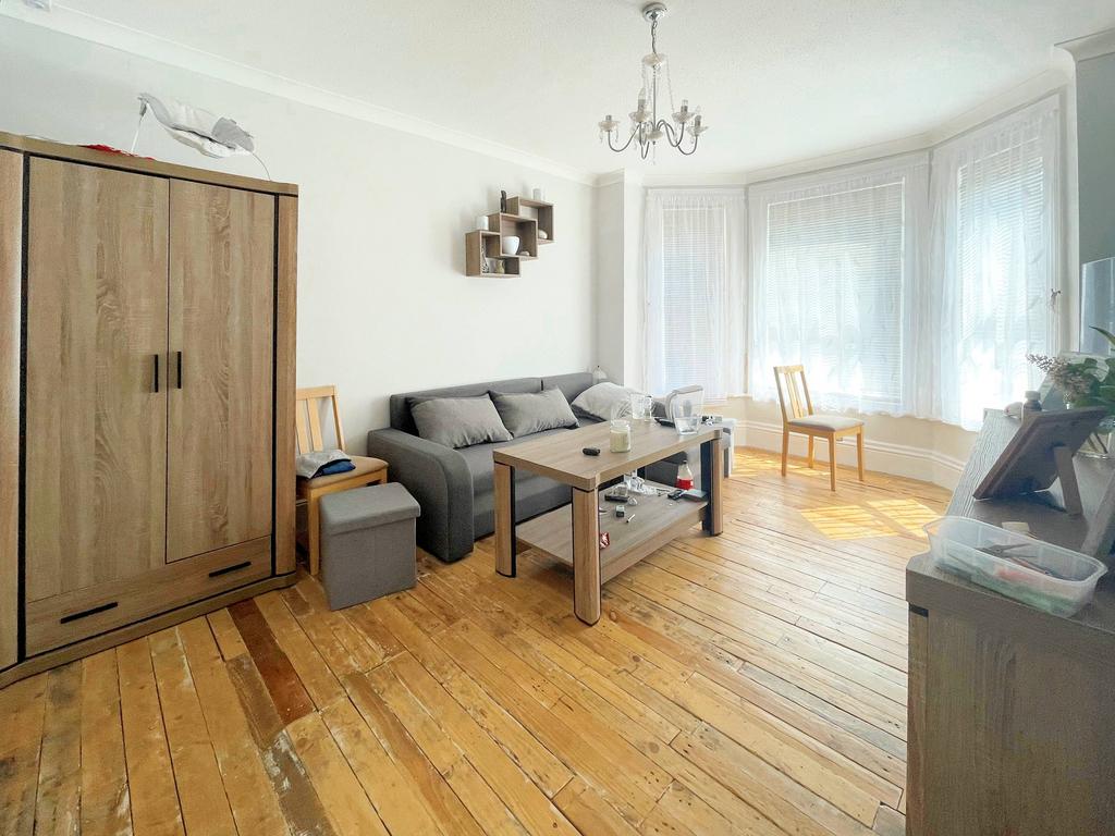 Bedfordwell Road, Eastbourne BN22 1 bed ground floor flat for sale £155,000