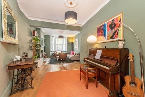 4 bedroom end of terrace house for sale, Dunstans Grove,  London, SE22