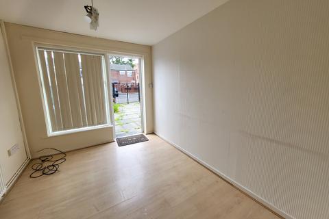 2 bedroom terraced house to rent, Moss Lane West, Manchester. M15 5PD